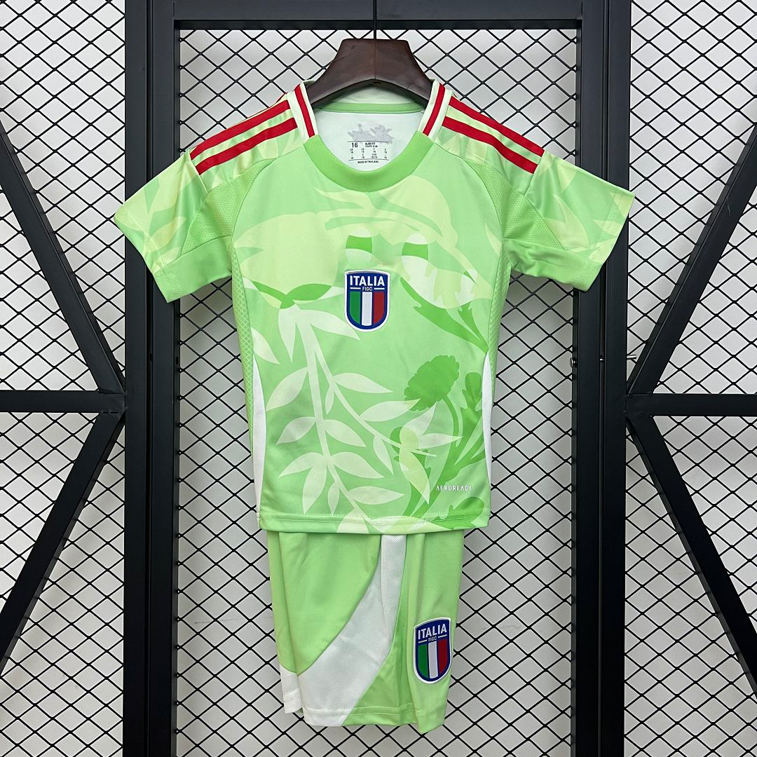 Kit Enfant Italie Extérieur Féminin 24/25