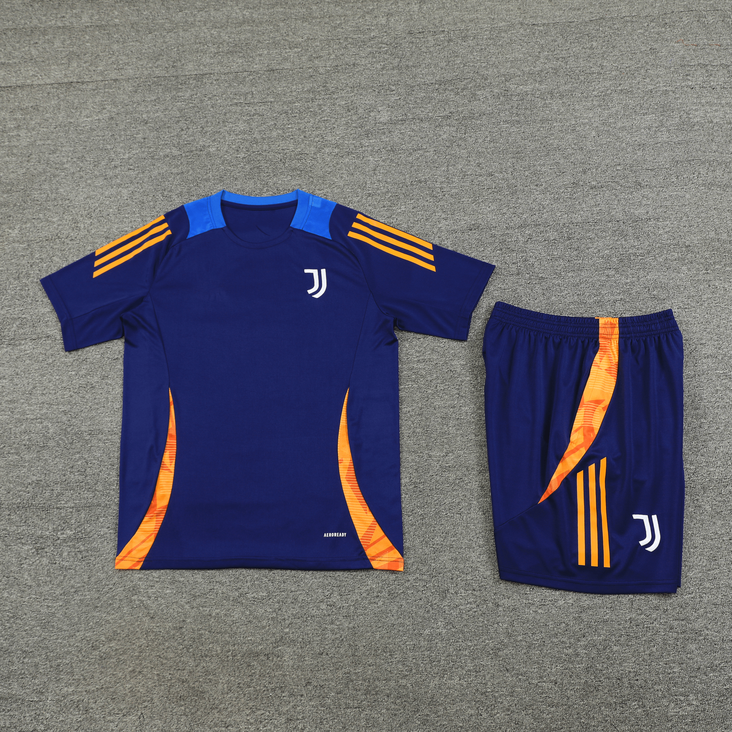 Kit Entraînement Adulte Juventus 24/25